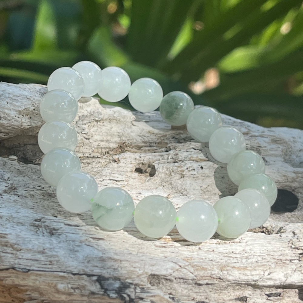 10mm stretchable Tianshan jade bracelet‎ - Picture 5 of 9